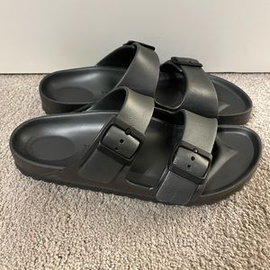 Birkenstock Arizona Essentials sandals.  Size 39.  EUC.